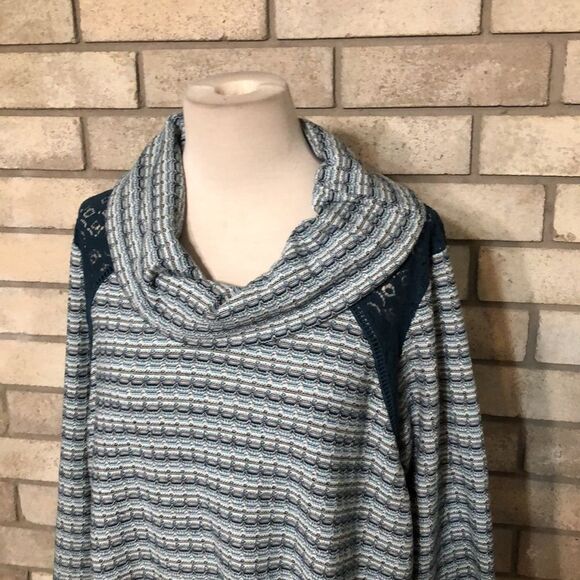 3for$20 sweater blouse Maurice’s size 2 - Picture 2 of 4